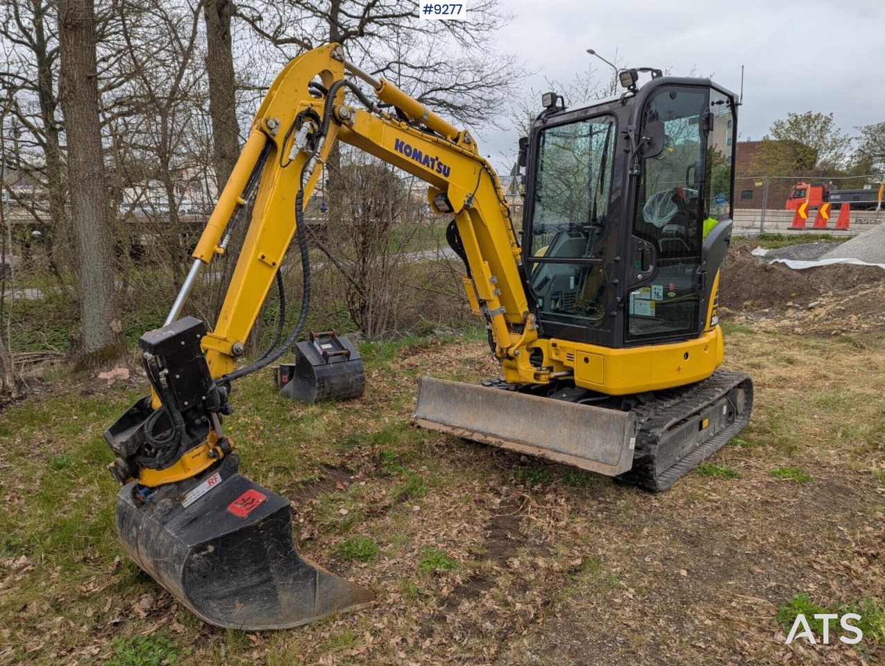 Mini Excavator Komatsu PC26MR (See Video) - מיני מחפר: תמונה 1 Mini Excavator Komatsu PC26MR (See Video) - מיני מחפר: תמונה 1