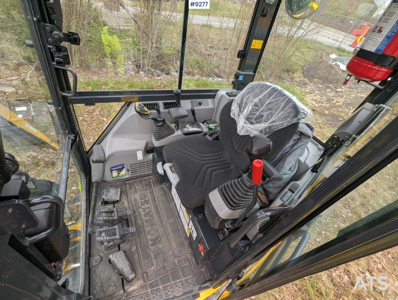 Mini Excavator Komatsu PC26MR (See Video) - מיני מחפר: תמונה 5 Mini Excavator Komatsu PC26MR (See Video) - מיני מחפר: תמונה 5