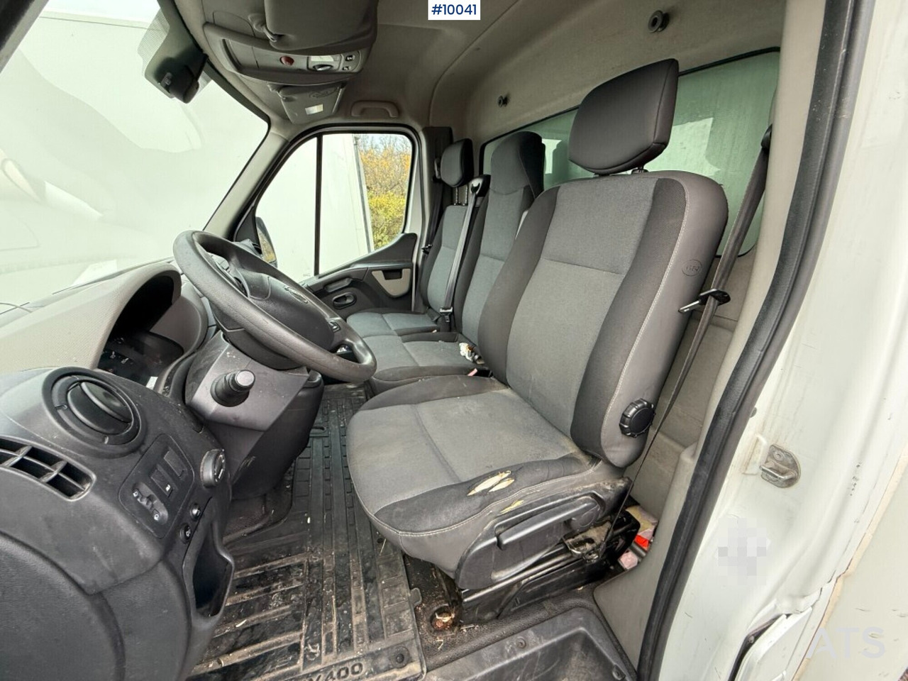 Nissan NV 400 with tail lift - כלי רכב מסחרי עם תיבה: תמונה 5 Nissan NV 400 with tail lift - כלי רכב מסחרי עם תיבה: תמונה 5