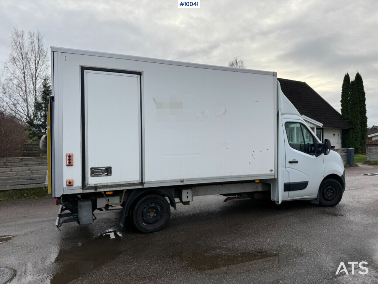 Nissan NV 400 with tail lift - כלי רכב מסחרי עם תיבה: תמונה 2 Nissan NV 400 with tail lift - כלי רכב מסחרי עם תיבה: תמונה 2