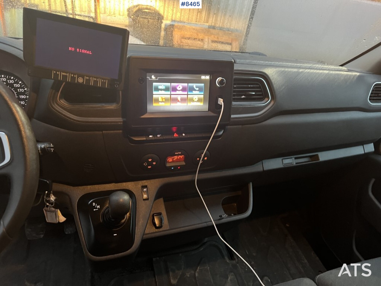 כלי רכב מסחרי עם תיבה Renault master with tail lift: תמונה 15