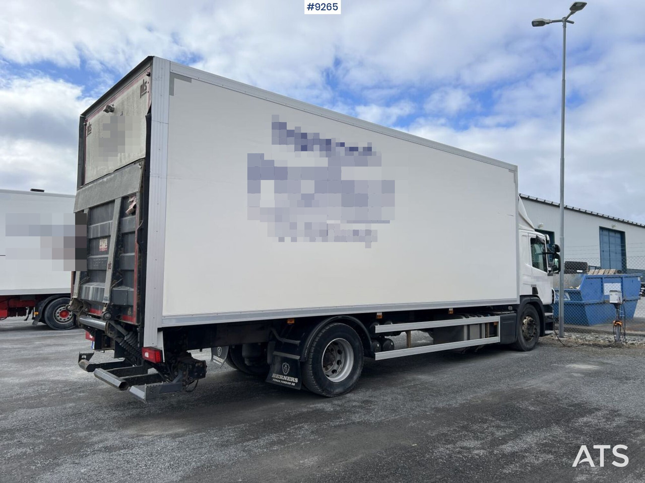 Scania P250 Box truck with tailgate lift - משאית תיבה: תמונה 4 Scania P250 Box truck with tailgate lift - משאית תיבה: תמונה 4