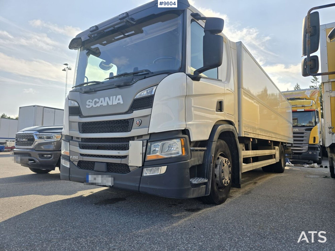 Scania P250 Liftable and lowerable body - משאית תיבה: תמונה 1 Scania P250 Liftable and lowerable body - משאית תיבה: תמונה 1