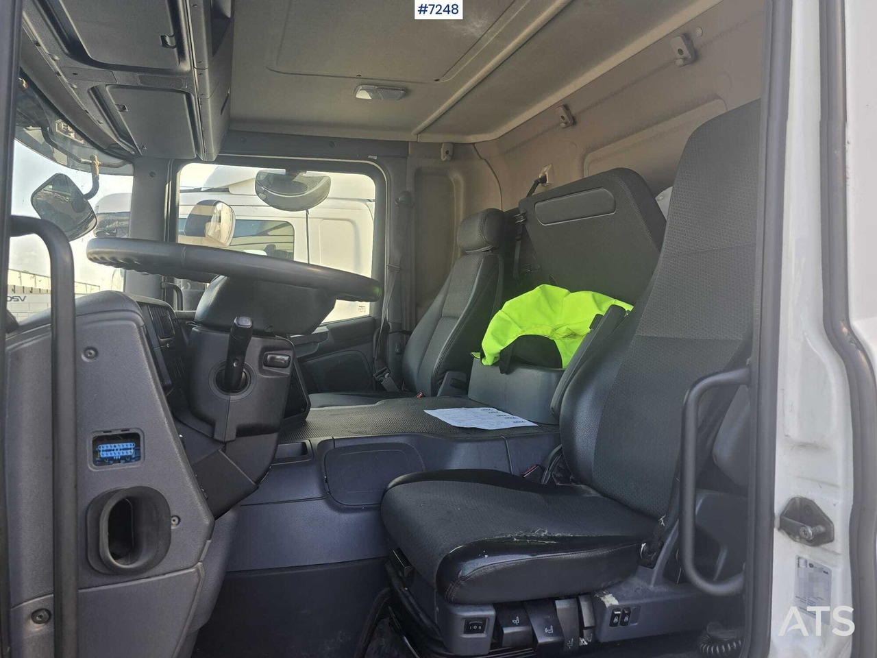 משאית תיבה Scania P320 Box truck with tail lift: תמונה 6