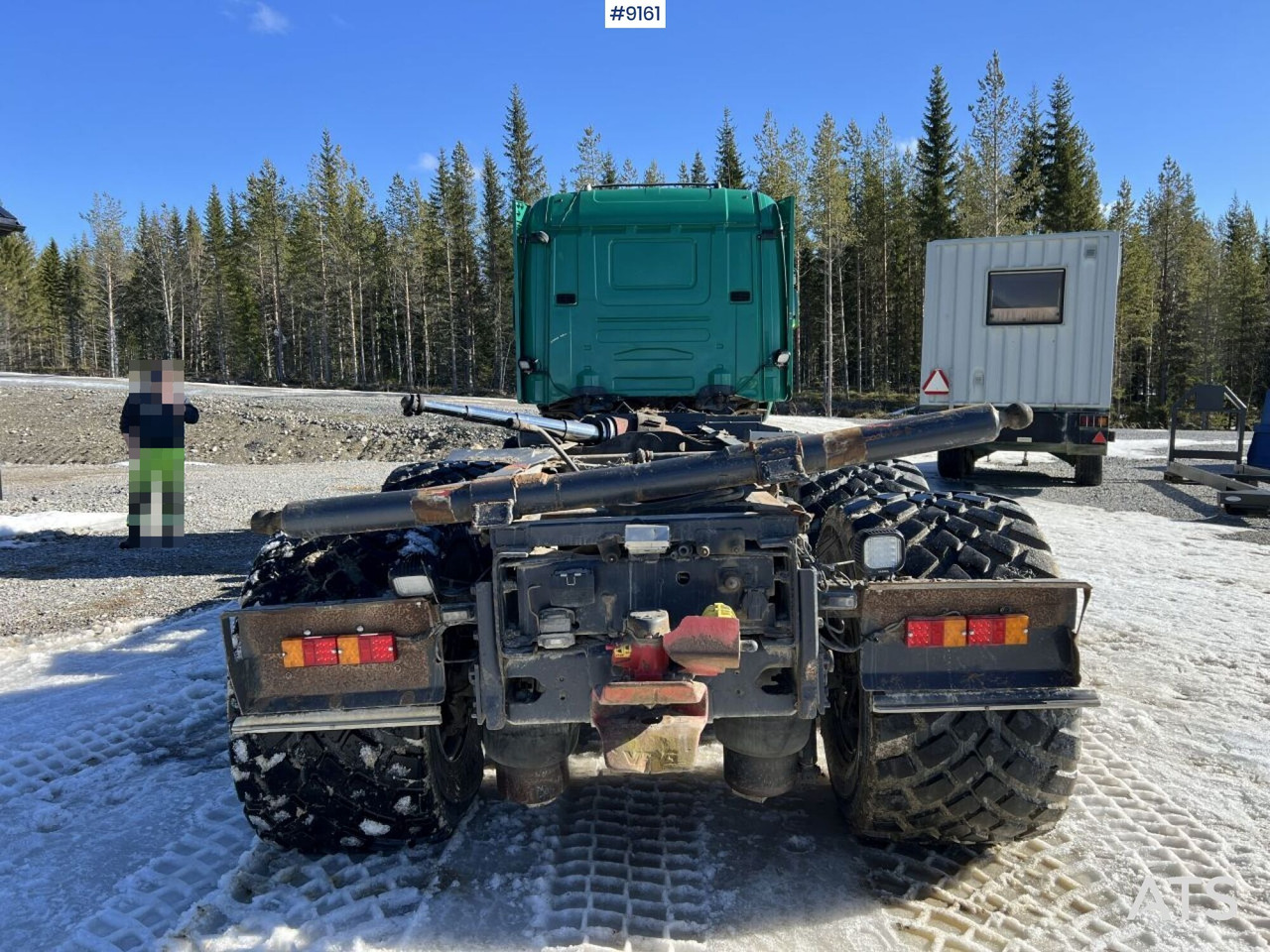 Scania R124 with cameleont quick lock, underbite and plow attachments - משאית עם שלדת תא: תמונה 5 Scania R124 with cameleont quick lock, underbite and plow attachments - משאית עם שלדת תא: תמונה 5