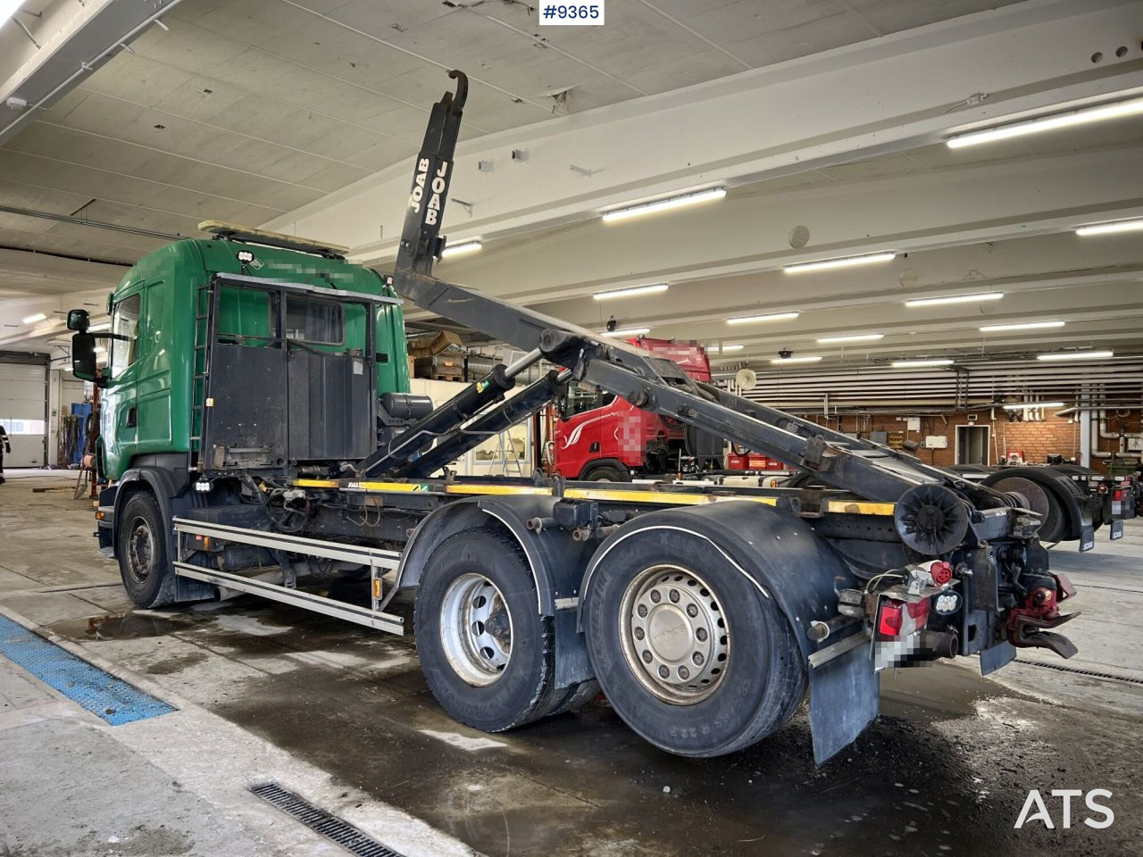 Scania R440 Hooklift with plow equipment - משאית הרמת וו: תמונה 4 Scania R440 Hooklift with plow equipment - משאית הרמת וו: תמונה 4