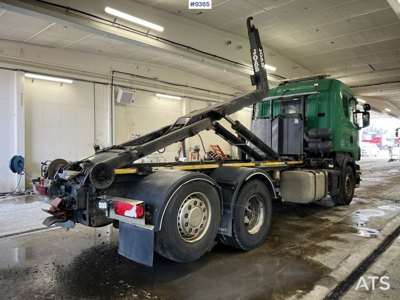 Scania R440 Hooklift with plow equipment - משאית הרמת וו: תמונה 3 Scania R440 Hooklift with plow equipment - משאית הרמת וו: תמונה 3