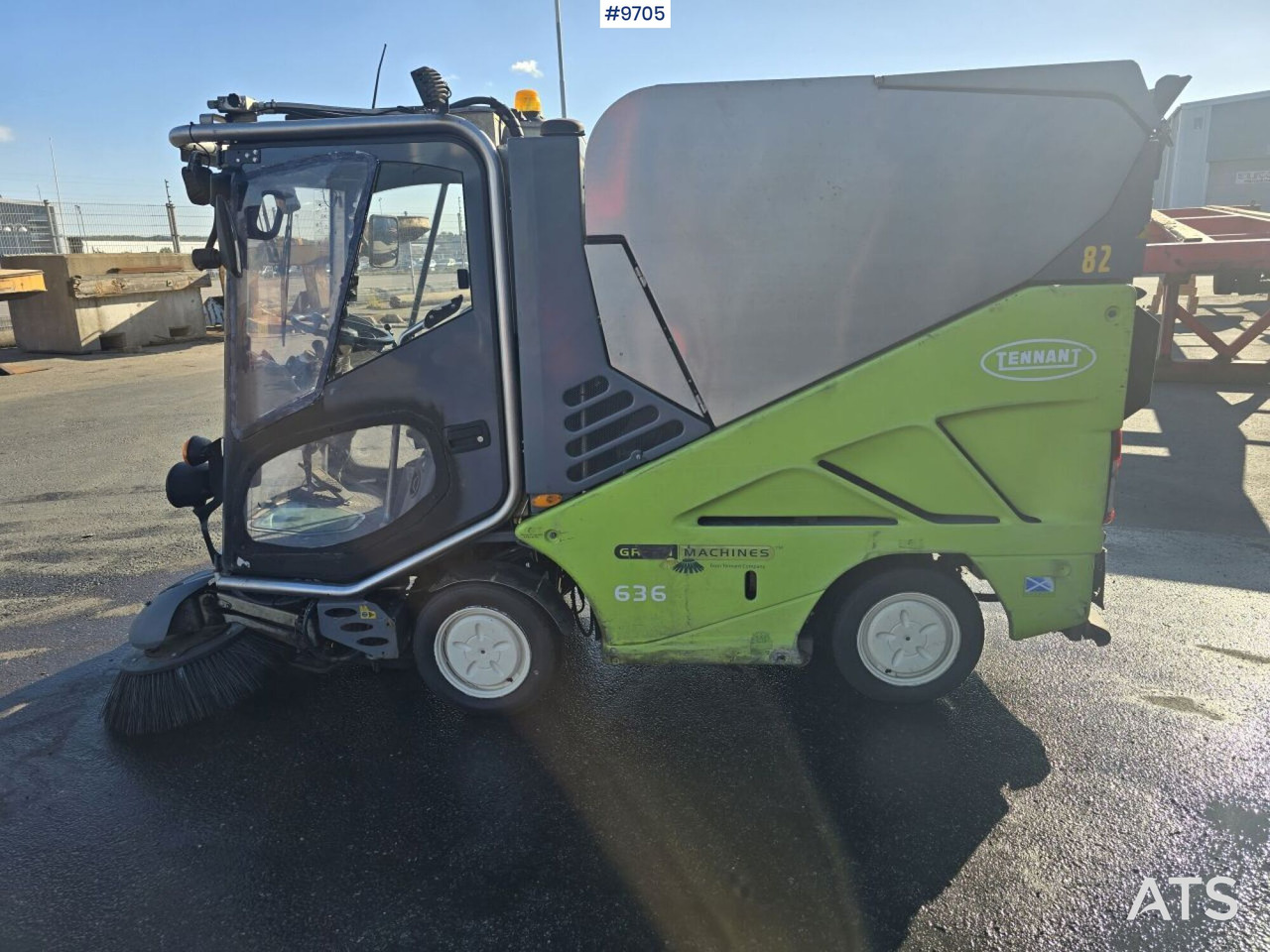 Sweeper - Tennant 636 (SEE VIDEO) - מטאטא כבישים: תמונה 2 Sweeper - Tennant 636 (SEE VIDEO) - מטאטא כבישים: תמונה 2