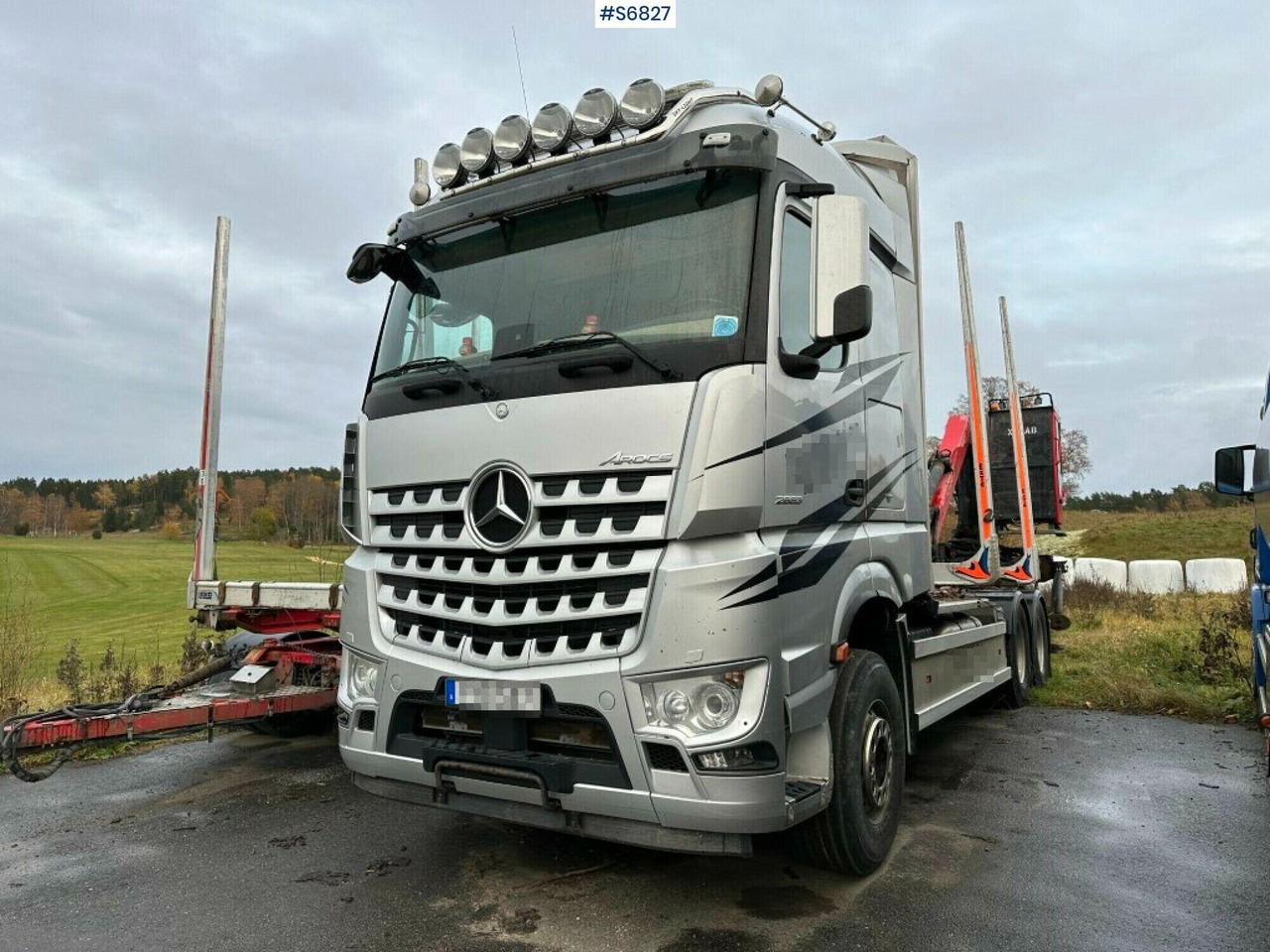 משאית עץ Timber truck Mercedes-Benz Arocs 2863 with crane: תמונה 6