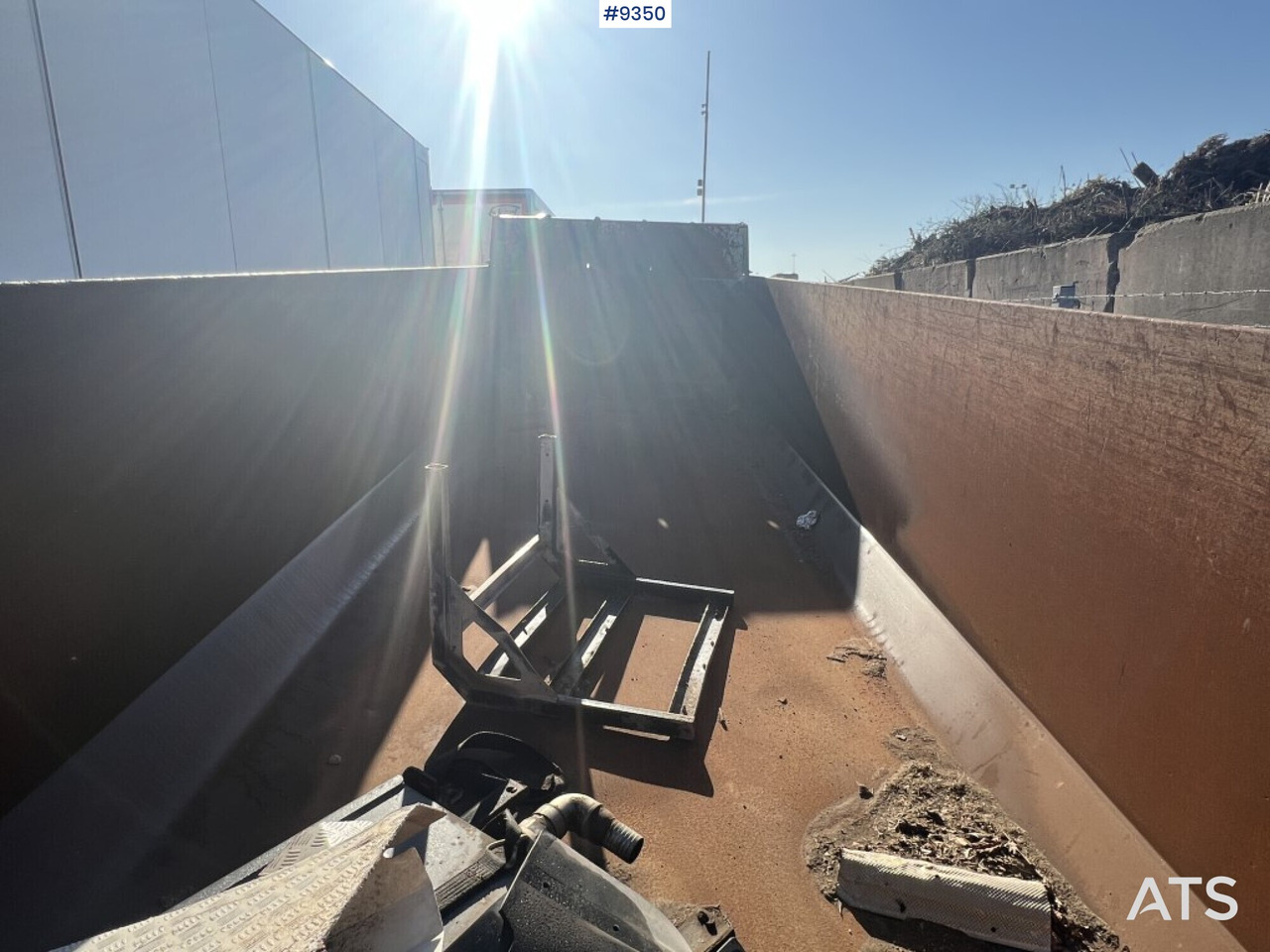 Tipper bed -Nummi - גוף מזהיר: תמונה 4 Tipper bed -Nummi - גוף מזהיר: תמונה 4