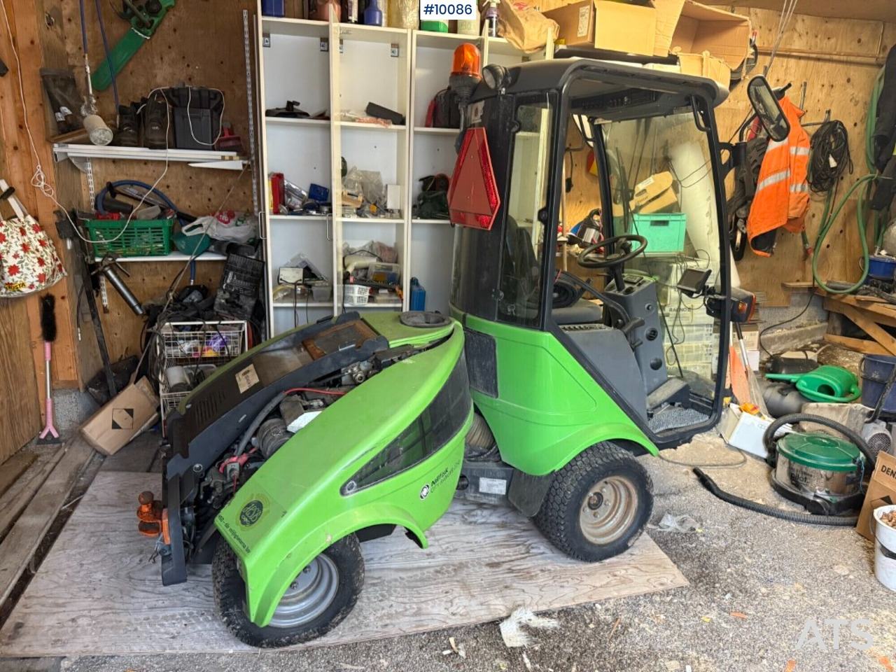 Utility machine Nilfisk EGHOLM City Ranger 2250 rep. object - מטאטא כבישים: תמונה 1 Utility machine Nilfisk EGHOLM City Ranger 2250 rep. object - מטאטא כבישים: תמונה 1