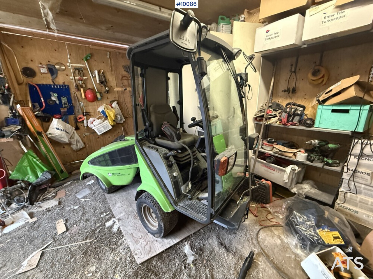 Utility machine Nilfisk EGHOLM City Ranger 2250 rep. object - מטאטא כבישים: תמונה 2 Utility machine Nilfisk EGHOLM City Ranger 2250 rep. object - מטאטא כבישים: תמונה 2