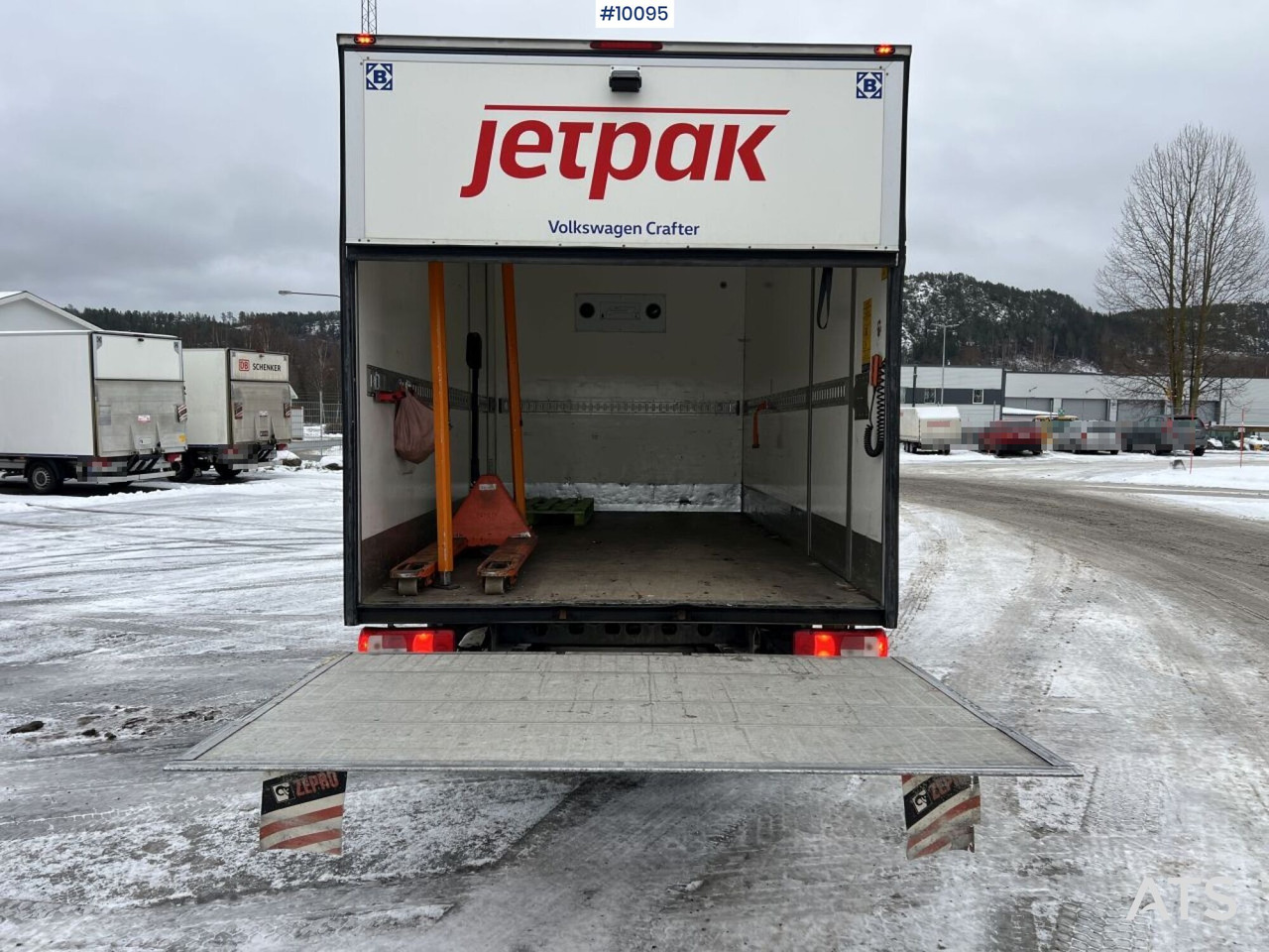 VOLKSWAGEN CRAFTER with tailgate lift - כלי רכב מסחרי עם תיבה: תמונה 5 VOLKSWAGEN CRAFTER with tailgate lift - כלי רכב מסחרי עם תיבה: תמונה 5