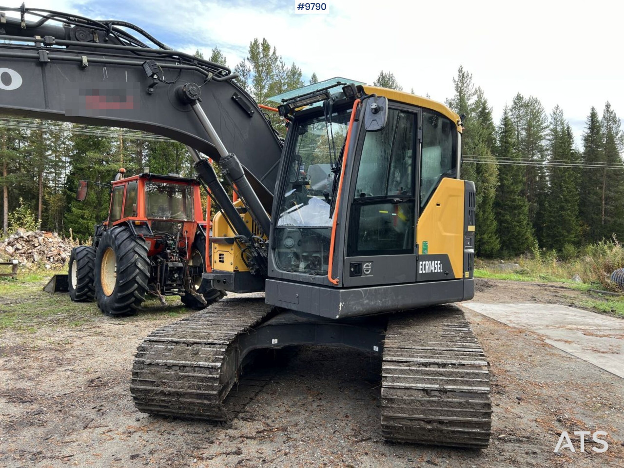 VOLVO ECR145 EL Excavator with attachments - מחפר סורק: תמונה 2 VOLVO ECR145 EL Excavator with attachments - מחפר סורק: תמונה 2