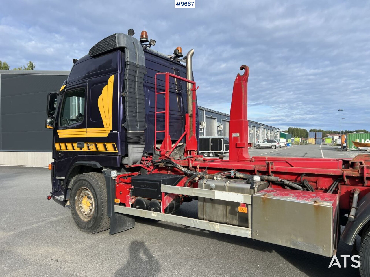 VOLVO FM-380 6*2 Truck with swap body (VIDEO) - משאית הרמת וו: תמונה 4 VOLVO FM-380 6*2 Truck with swap body (VIDEO) - משאית הרמת וו: תמונה 4