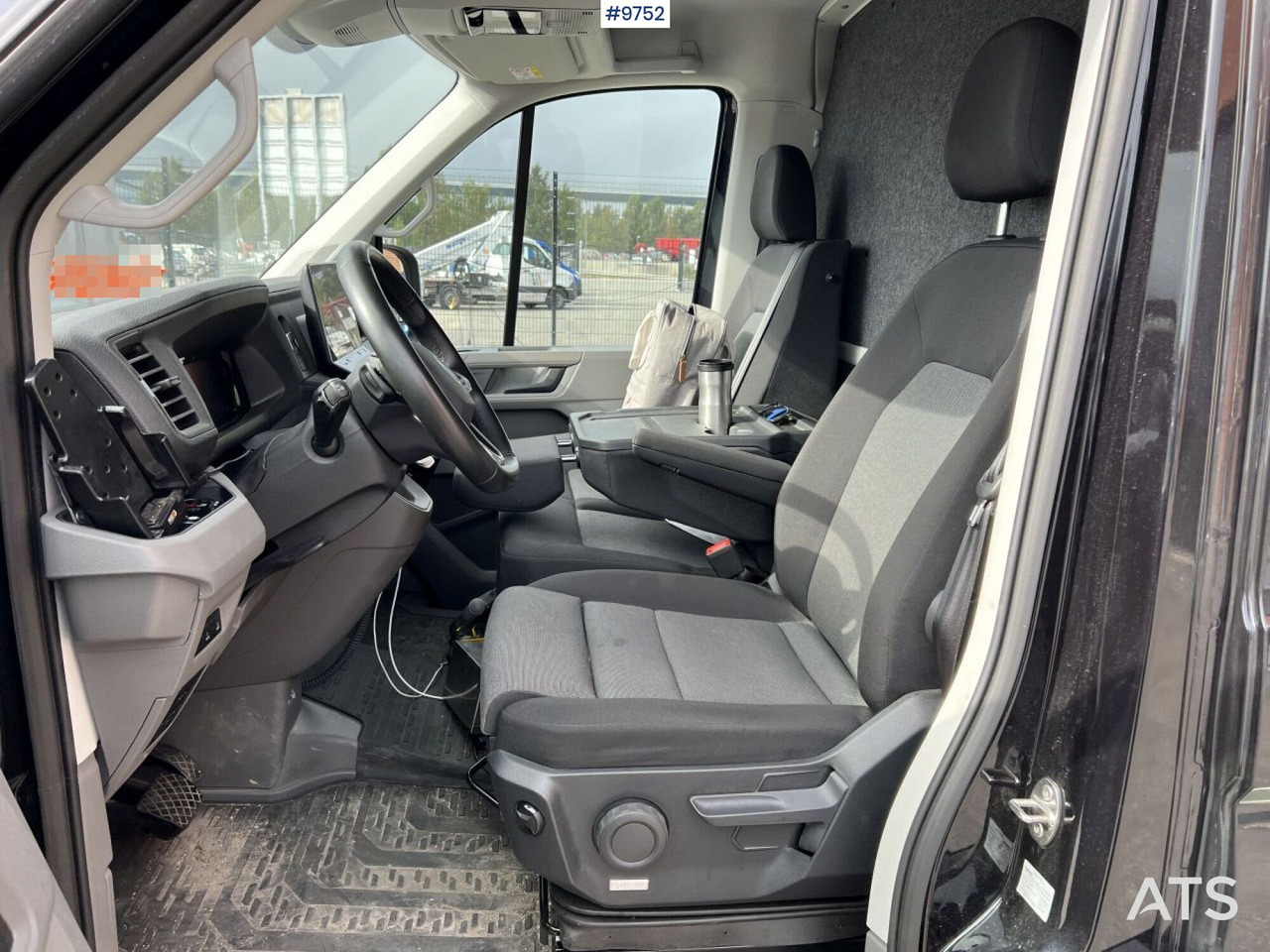 Volkswagen Crafter with tail lift - כלי רכב מסחרי עם תיבה: תמונה 3 Volkswagen Crafter with tail lift - כלי רכב מסחרי עם תיבה: תמונה 3