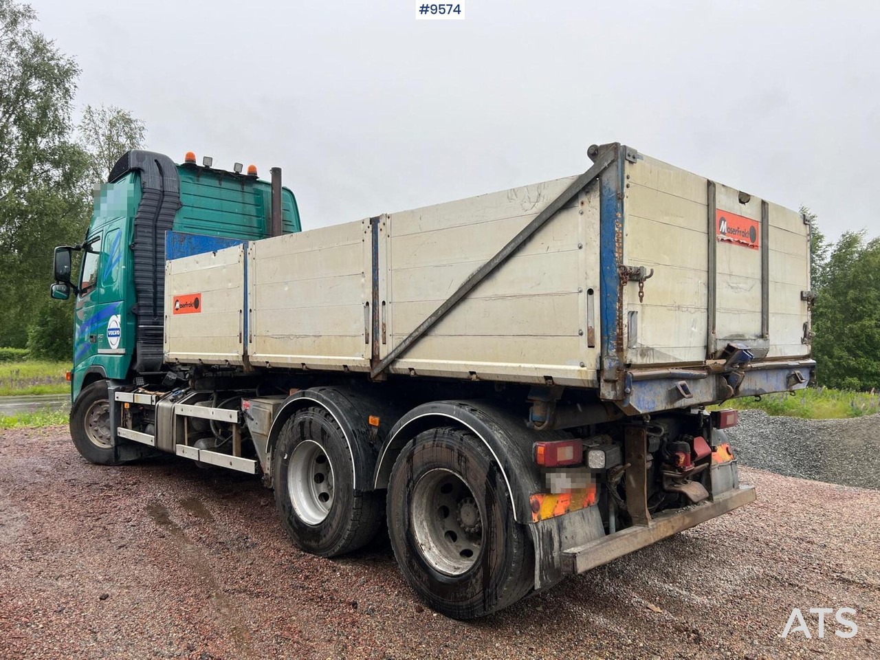 Volvo FH 520 6X4 Quick lock with flatbed - משאית צד נופל/ שטוחה: תמונה 3 Volvo FH 520 6X4 Quick lock with flatbed - משאית צד נופל/ שטוחה: תמונה 3
