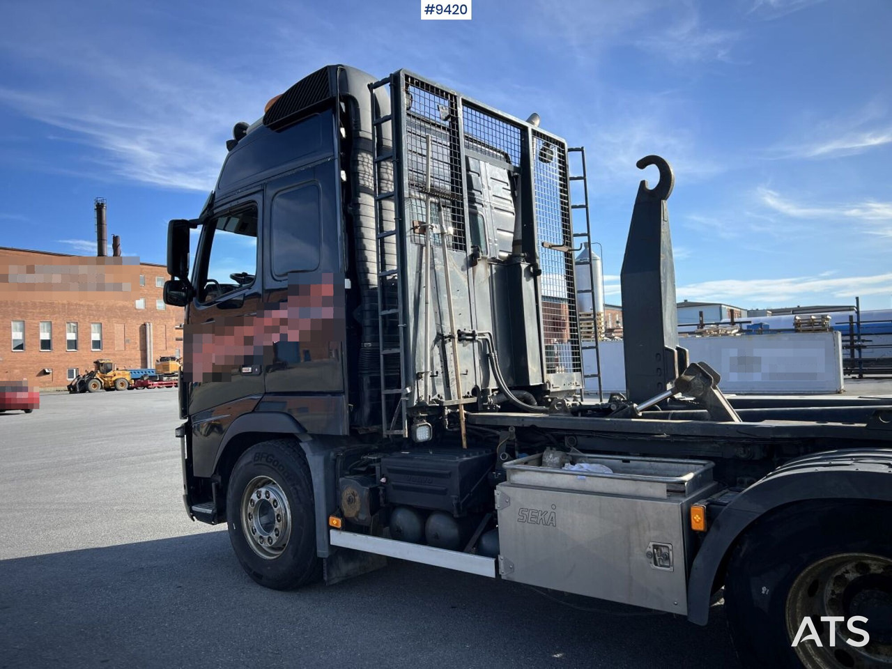 Volvo FH16 8*4 Tridem Hooklift - משאית הרמת וו: תמונה 2 Volvo FH16 8*4 Tridem Hooklift - משאית הרמת וו: תמונה 2
