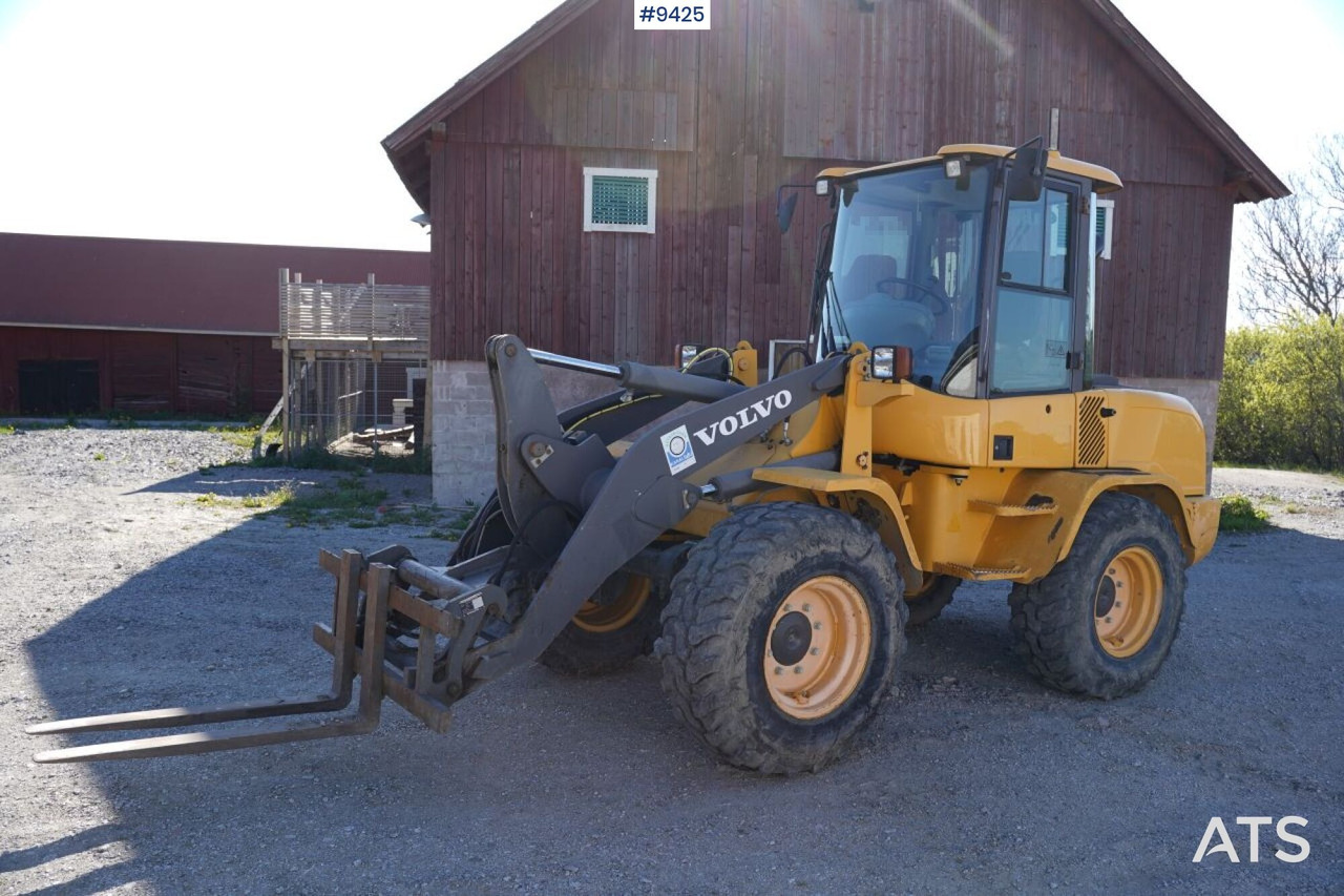 Volvo L35 G with implements (VIDEO) - מעמיס גלגלים: תמונה 1 Volvo L35 G with implements (VIDEO) - מעמיס גלגלים: תמונה 1