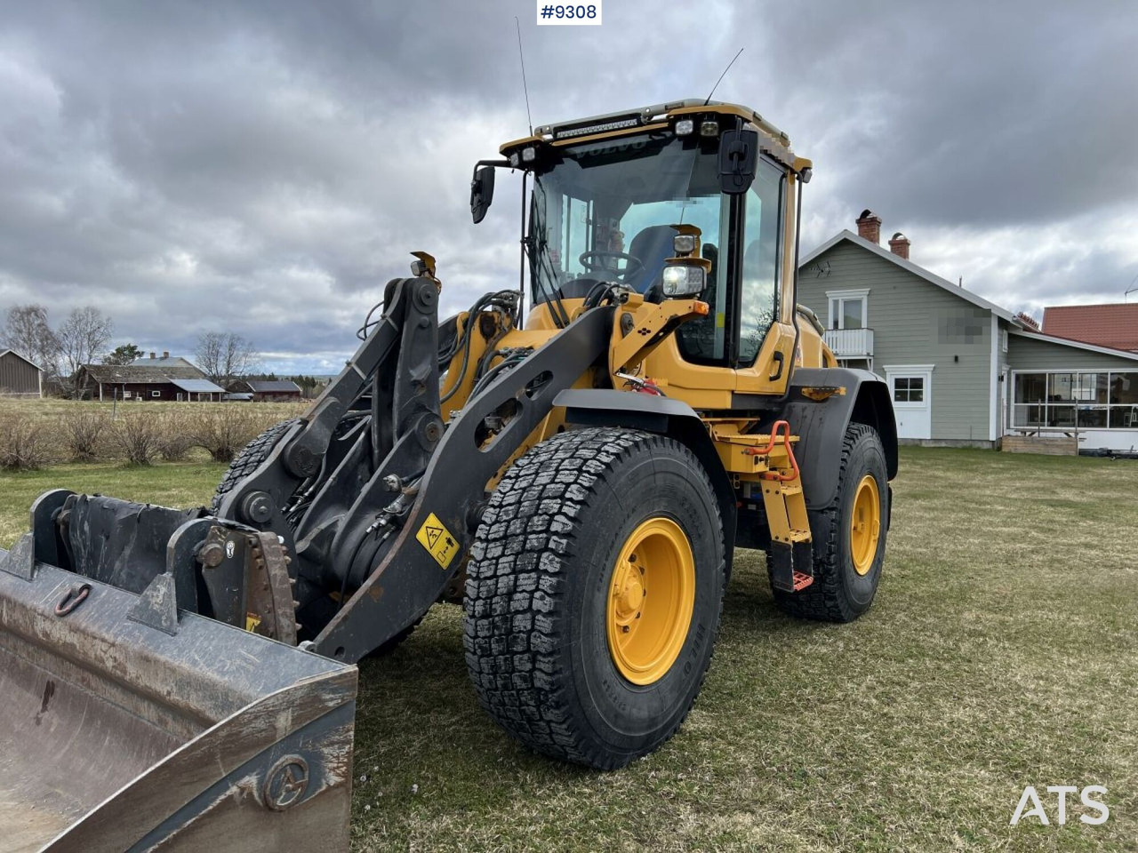 הַחכָּרָה  Volvo L60 H Wheel loader with grading bucket (VIDEO) Volvo L60 H Wheel loader with grading bucket (VIDEO): תמונה 15
