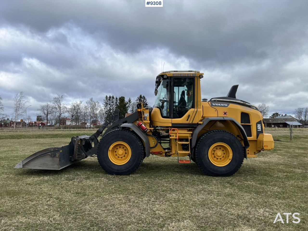 הַחכָּרָה  Volvo L60 H Wheel loader with grading bucket (VIDEO) Volvo L60 H Wheel loader with grading bucket (VIDEO): תמונה 7