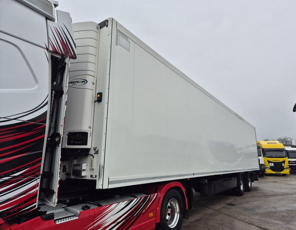 Krone SZ Carrier Vector 1950 *+-30°*Rolltor/Smartboard Krone SZ Carrier Vector 1950 *+-30°*Rolltor/Smartboard - סמיטריילר עם קירור: תמונה 1 Krone SZ Carrier Vector 1950 *+-30°*Rolltor/Smartboard Krone SZ Carrier Vector 1950 *+-30°*Rolltor/Smartboard - סמיטריילר עם קירור: תמונה 1