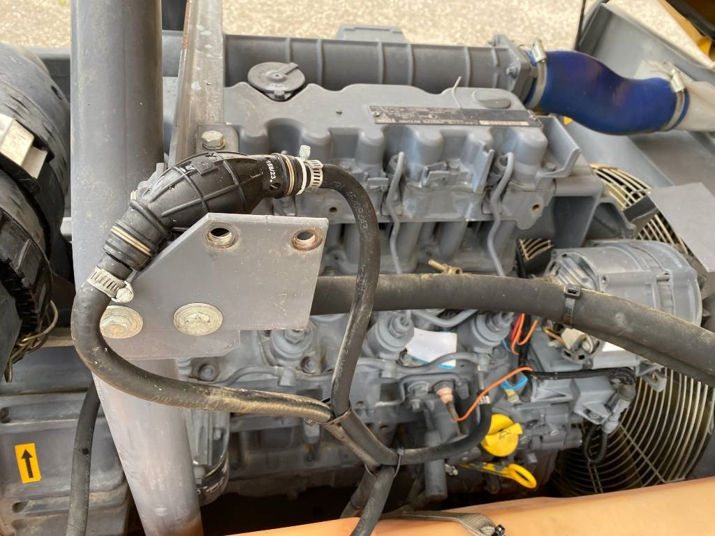 ערכת גנרטורים Atlas Copco QAX 60 - Carte Grise Françaises endommagé: תמונה 33 ערכת גנרטורים Atlas Copco QAX 60 - Carte Grise Françaises endommagé: תמונה 33
