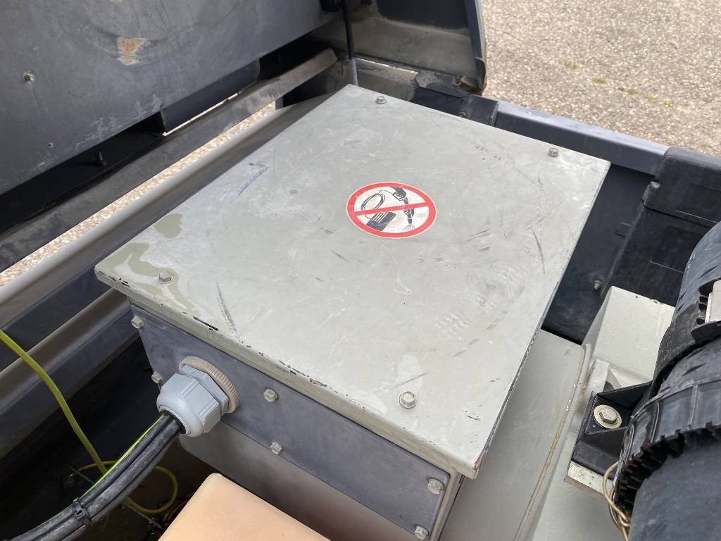 ערכת גנרטורים Atlas Copco QAX 60 - Carte Grise Françaises endommagé: תמונה 32 ערכת גנרטורים Atlas Copco QAX 60 - Carte Grise Françaises endommagé: תמונה 32