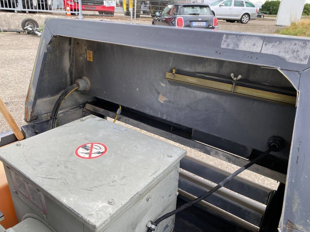 ערכת גנרטורים Atlas Copco QAX 60 - Carte Grise Françaises endommagé: תמונה 38 ערכת גנרטורים Atlas Copco QAX 60 - Carte Grise Françaises endommagé: תמונה 38