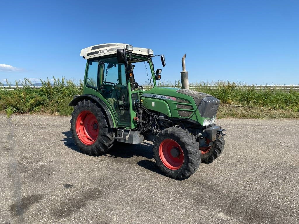 Fendt 209F Vario TMS 1er Main endommagé - טרקטור חקלאי: תמונה 3 Fendt 209F Vario TMS 1er Main endommagé - טרקטור חקלאי: תמונה 3