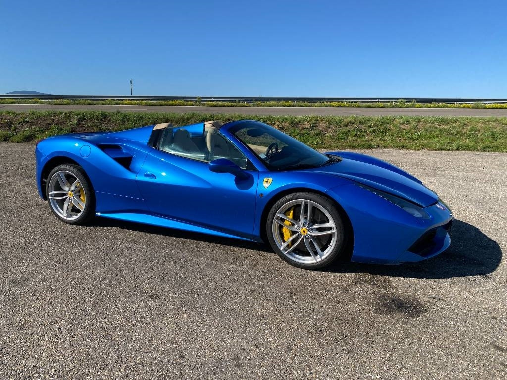 Ferrari 488 SPIDER -Carte Grise Française endommagé - מכונית: תמונה 5 Ferrari 488 SPIDER -Carte Grise Française endommagé - מכונית: תמונה 5