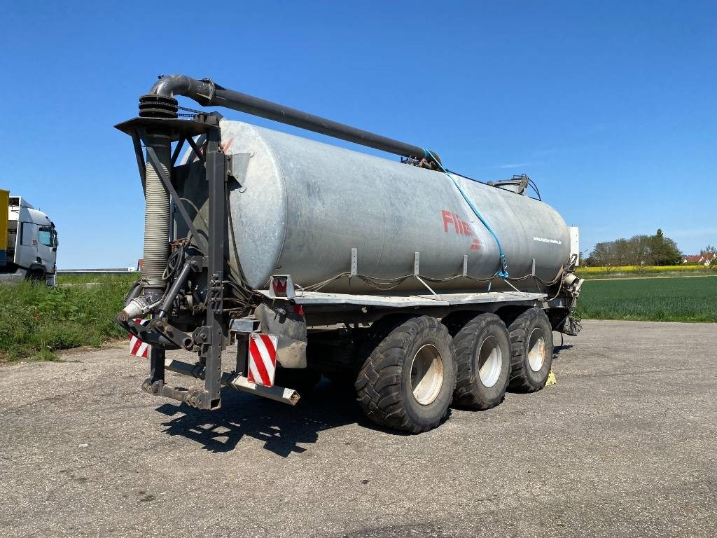 Fliegl WFG10100/Châssis Porteur-Citerne 24000Litres - מכל תערובת: תמונה 4 Fliegl WFG10100/Châssis Porteur-Citerne 24000Litres - מכל תערובת: תמונה 4