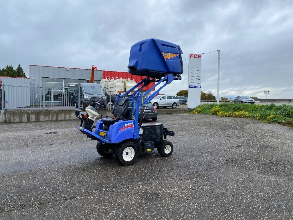 Iseki SF 235F 1er Main endommagée - מכסחה: תמונה 2 Iseki SF 235F 1er Main endommagée - מכסחה: תמונה 2