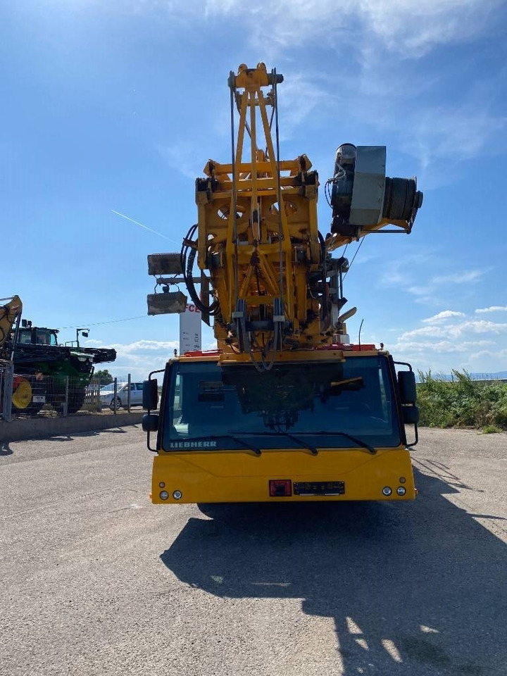 Liebherr MK 88 Certificat CE / 1er Main endommagée - עגורן נייד: תמונה 2 Liebherr MK 88 Certificat CE / 1er Main endommagée - עגורן נייד: תמונה 2