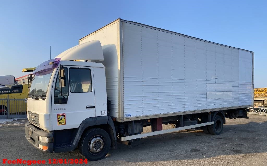 MAN LE 220C a Réparer - משאית תיבה: תמונה 1 MAN LE 220C a Réparer - משאית תיבה: תמונה 1