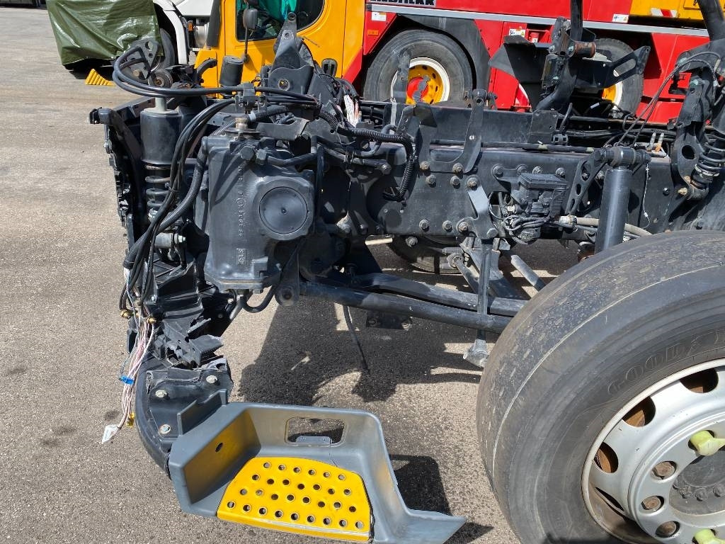 משאית עם שלדת תא MAN TGS 18.320 *VENDU SANS MOTEUR NI BOITE DE VITESSE*: תמונה 15