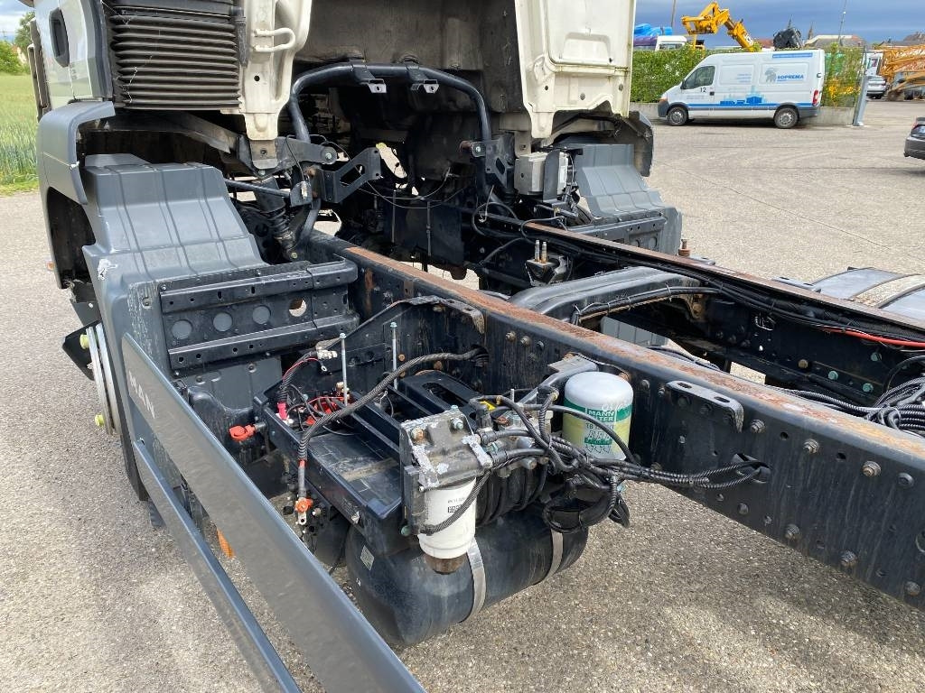 משאית עם שלדת תא MAN TGS 18.320 *VENDU SANS MOTEUR NI BOITE DE VITESSE*: תמונה 35
