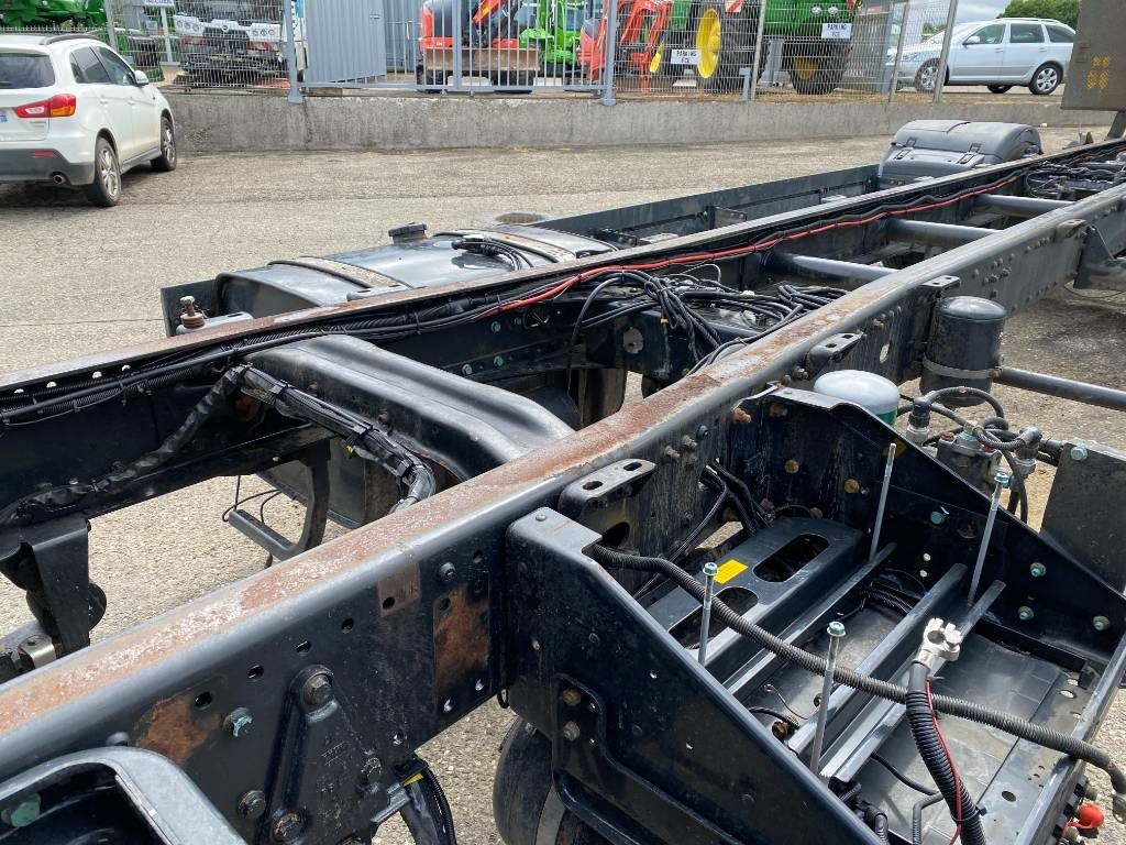 משאית עם שלדת תא MAN TGS 18.320 *VENDU SANS MOTEUR NI BOITE DE VITESSE*: תמונה 32