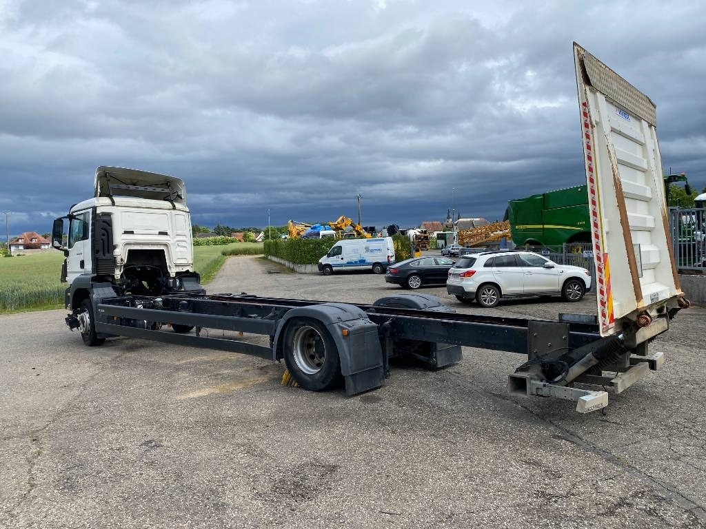 משאית עם שלדת תא MAN TGS 18.320 *VENDU SANS MOTEUR NI BOITE DE VITESSE*: תמונה 6