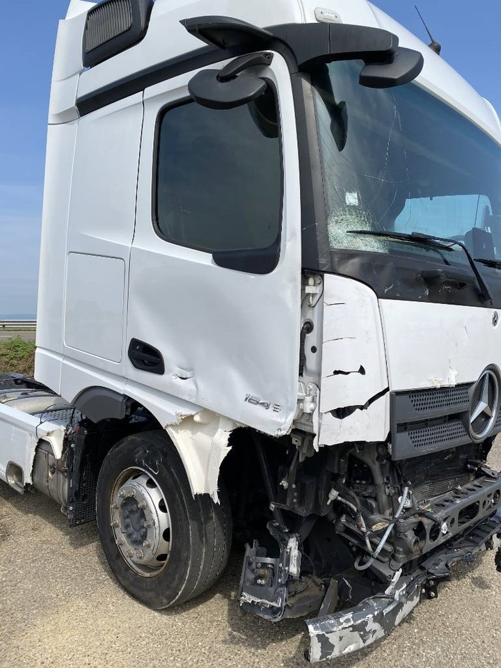 יחידת טרקטור Mercedes-Benz 1845 Space Cab Suspension Pneumatique endommagé: תמונה 12