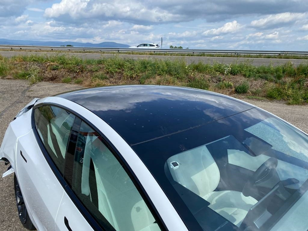 מכונית Tesla MODEL 3 5YJ3 Carte Grise Française endommagée: תמונה 48