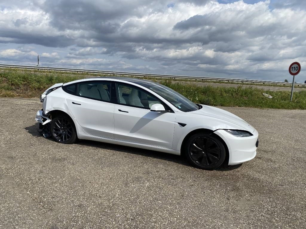 Tesla MODEL 3 5YJ3 Carte Grise Française endommagée - מכונית: תמונה 3 Tesla MODEL 3 5YJ3 Carte Grise Française endommagée - מכונית: תמונה 3