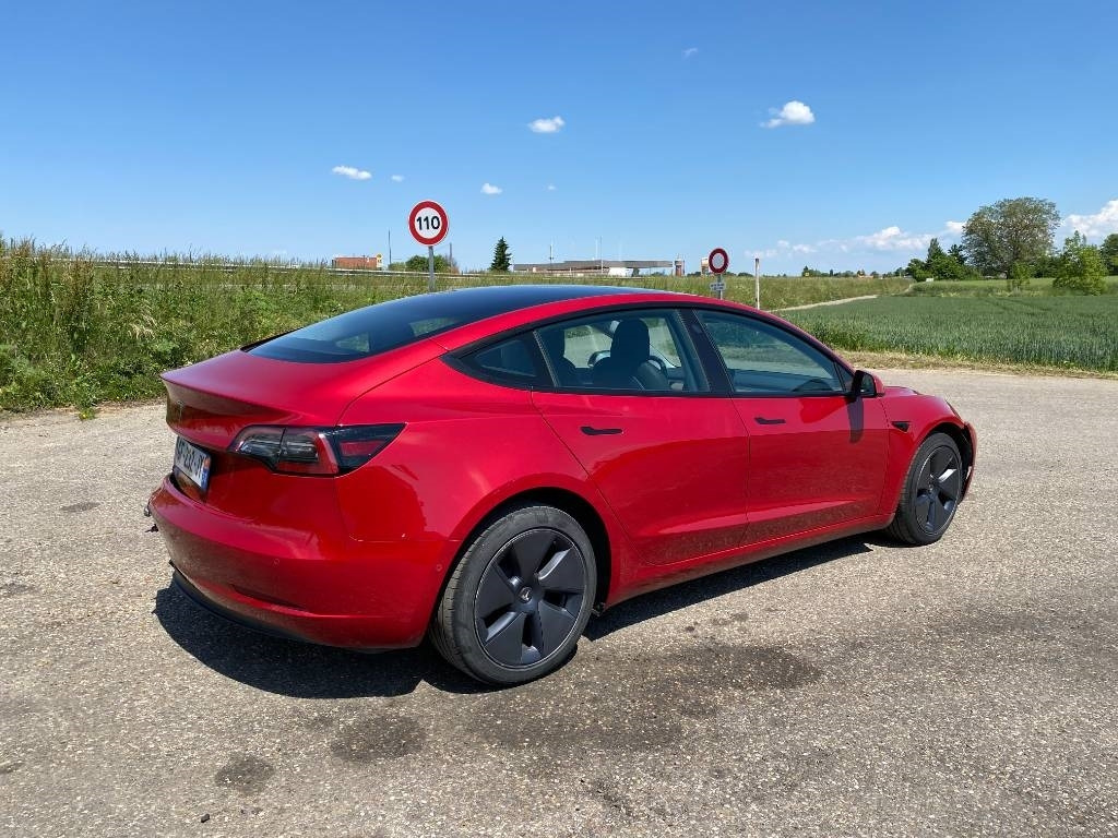 Tesla MODEL 3 5YJ3 - Rwd Carte Grise Française endommagé - מכונית: תמונה 4 Tesla MODEL 3 5YJ3 - Rwd Carte Grise Française endommagé - מכונית: תמונה 4