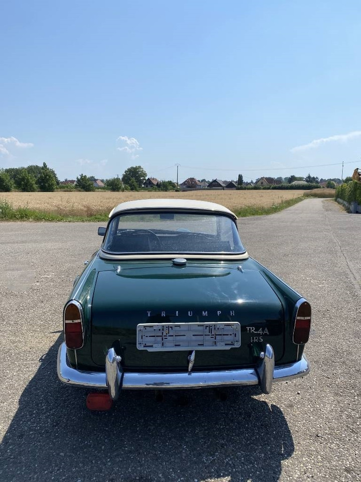 Triumph TR4-A + Hard Top / OldTimer endommagé - מכונית: תמונה 5 Triumph TR4-A + Hard Top / OldTimer endommagé - מכונית: תמונה 5
