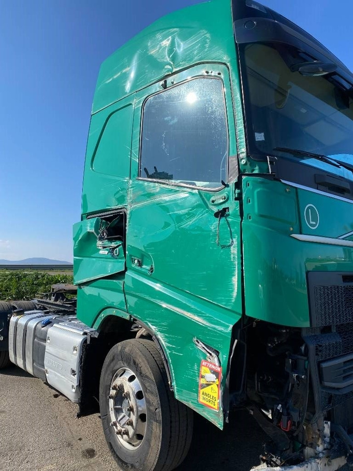 Volvo FH 500 I-save GLOBETROTTER 1er Main endommagé - יחידת טרקטור: תמונה 3 Volvo FH 500 I-save GLOBETROTTER 1er Main endommagé - יחידת טרקטור: תמונה 3