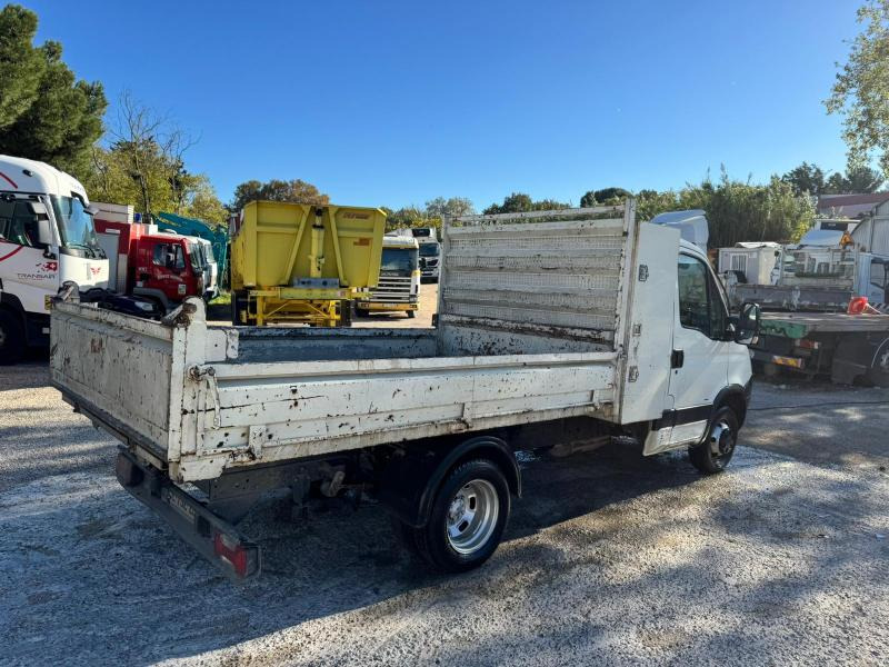 Iveco Daily 35C12 - כלי רכב מסחרי מזהיר: תמונה 4 Iveco Daily 35C12 - כלי רכב מסחרי מזהיר: תמונה 4