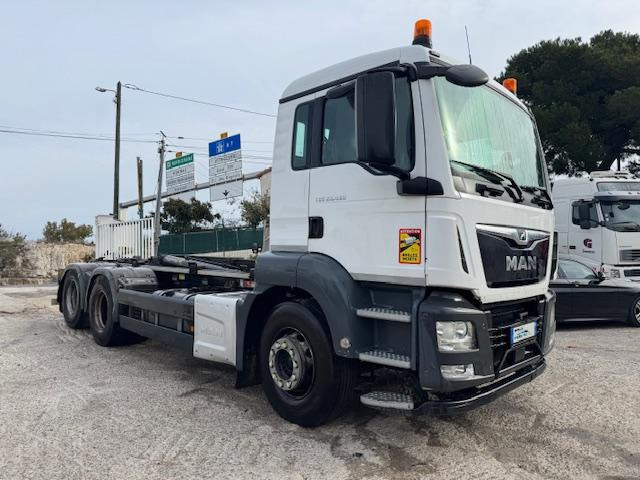 MAN TGS 28.460 AMPIROLL - משאית הרמת וו: תמונה 3 MAN TGS 28.460 AMPIROLL - משאית הרמת וו: תמונה 3