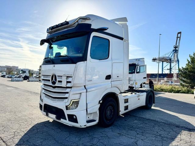 Mercedes ACTROS 1851 RETARDER - יחידת טרקטור: תמונה 1 Mercedes ACTROS 1851 RETARDER - יחידת טרקטור: תמונה 1