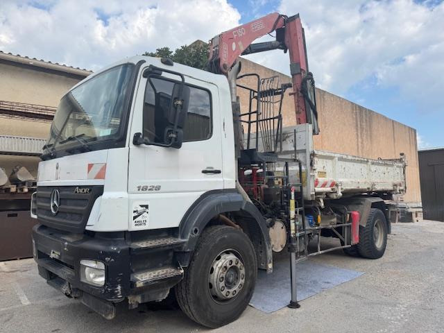 Mercedes AXOR 1828 BENNE GRUE FASSI - מזהיר, משאית מנוף: תמונה 1 Mercedes AXOR 1828 BENNE GRUE FASSI - מזהיר, משאית מנוף: תמונה 1