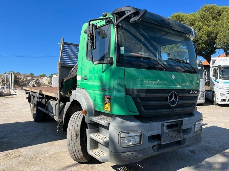 Mercedes Axor 2533 - משאית צד נופל/ שטוחה: תמונה 2 Mercedes Axor 2533 - משאית צד נופל/ שטוחה: תמונה 2
